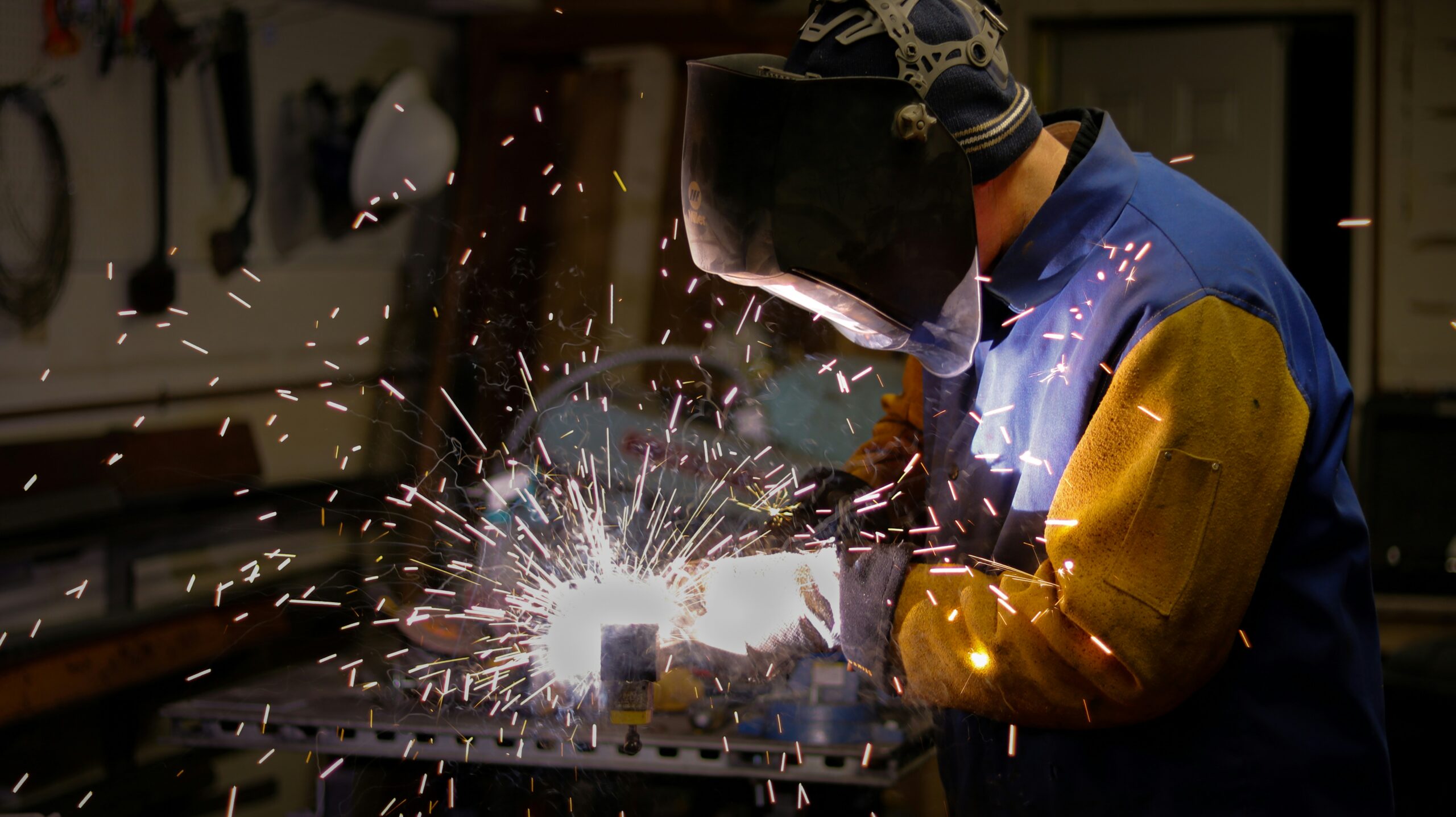 Podzespoły stalowe i mechaniczne oraz konstrukcje do maszyn przemysłowych Rom&Co solutions.