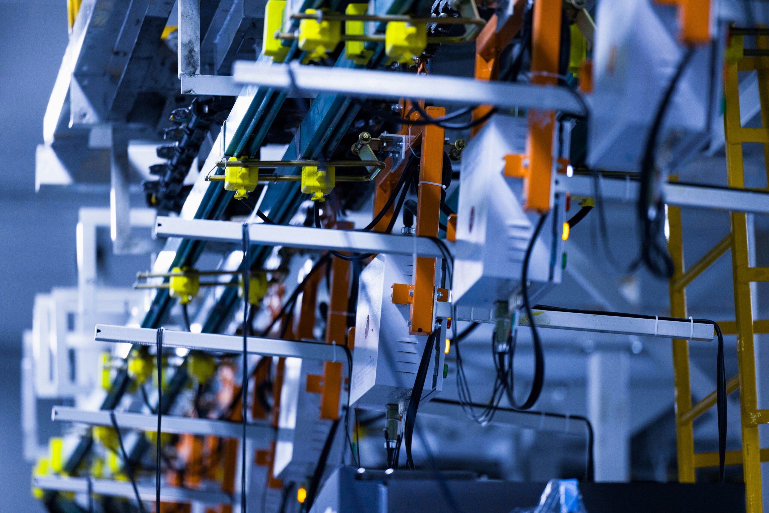 Automatyka i okablowanie linii produkcyjnej – modernizacja i utrzymanie ruchu linii technologicznych.